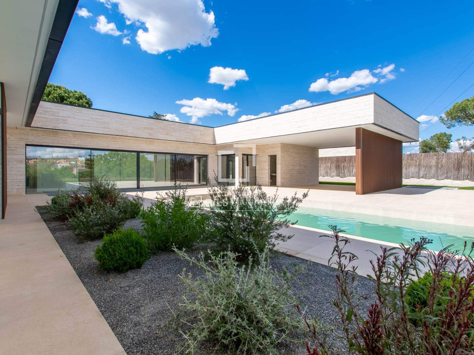 5 bedroom Villa for sale in Boadilla del Monte with pool garage - € 4,500,000 (Ref: 9844546)