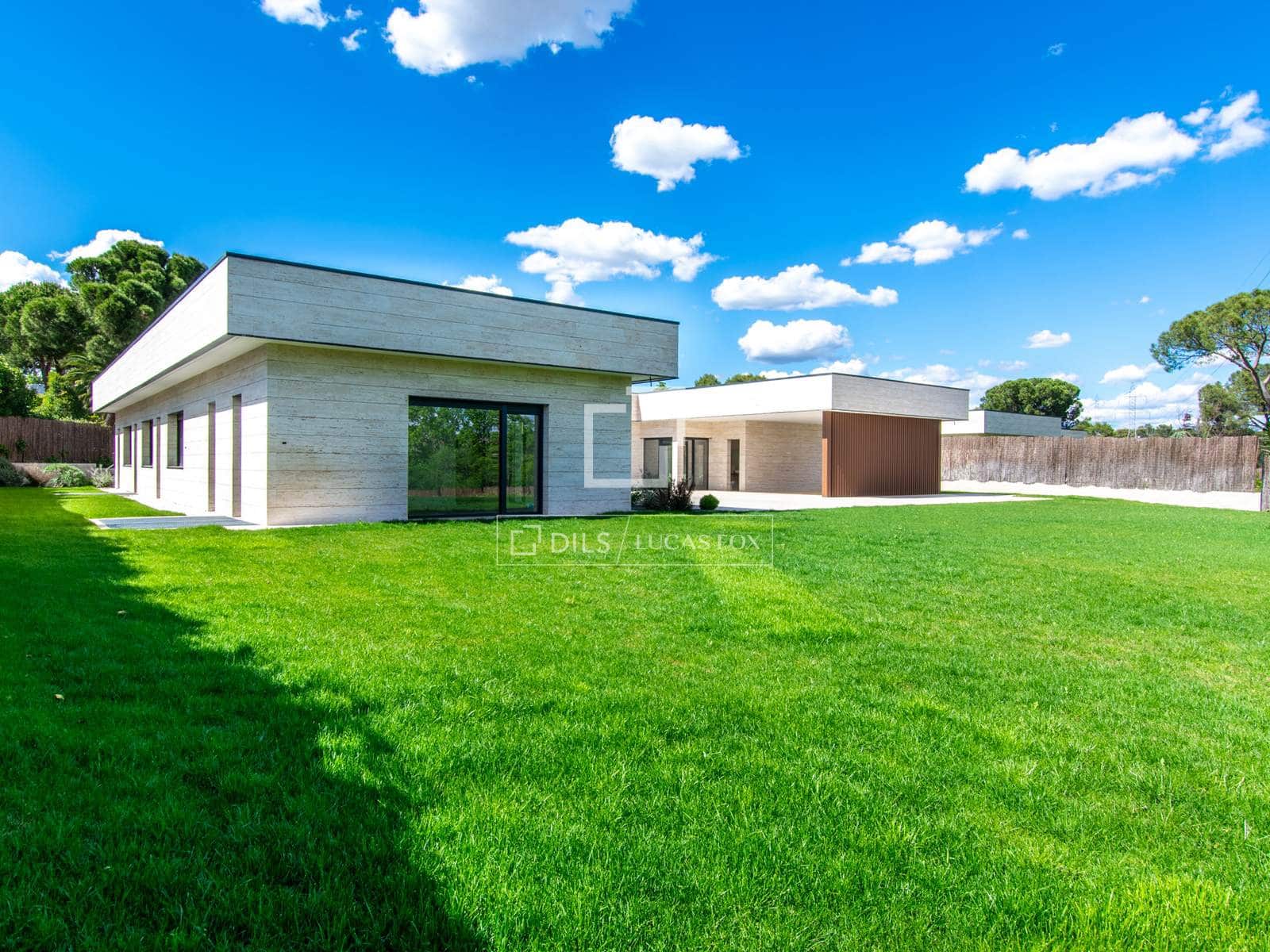 5 bedroom Villa for sale in Boadilla del Monte with pool garage - € 4,500,000 (Ref: 9844546)