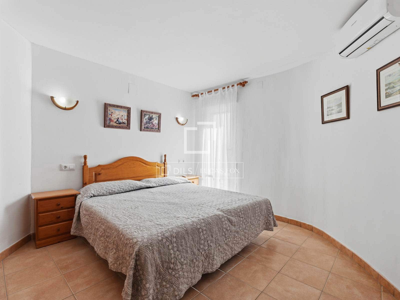 4 quarto Moradia para venda em Calpe / Calp com piscina garagem - 445 000 € (Ref: 9844547)