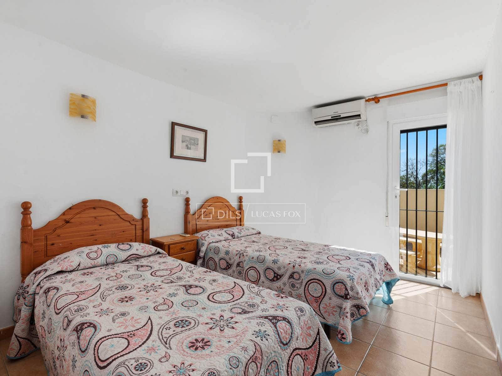 4 quarto Moradia para venda em Calpe / Calp com piscina garagem - 445 000 € (Ref: 9844547)