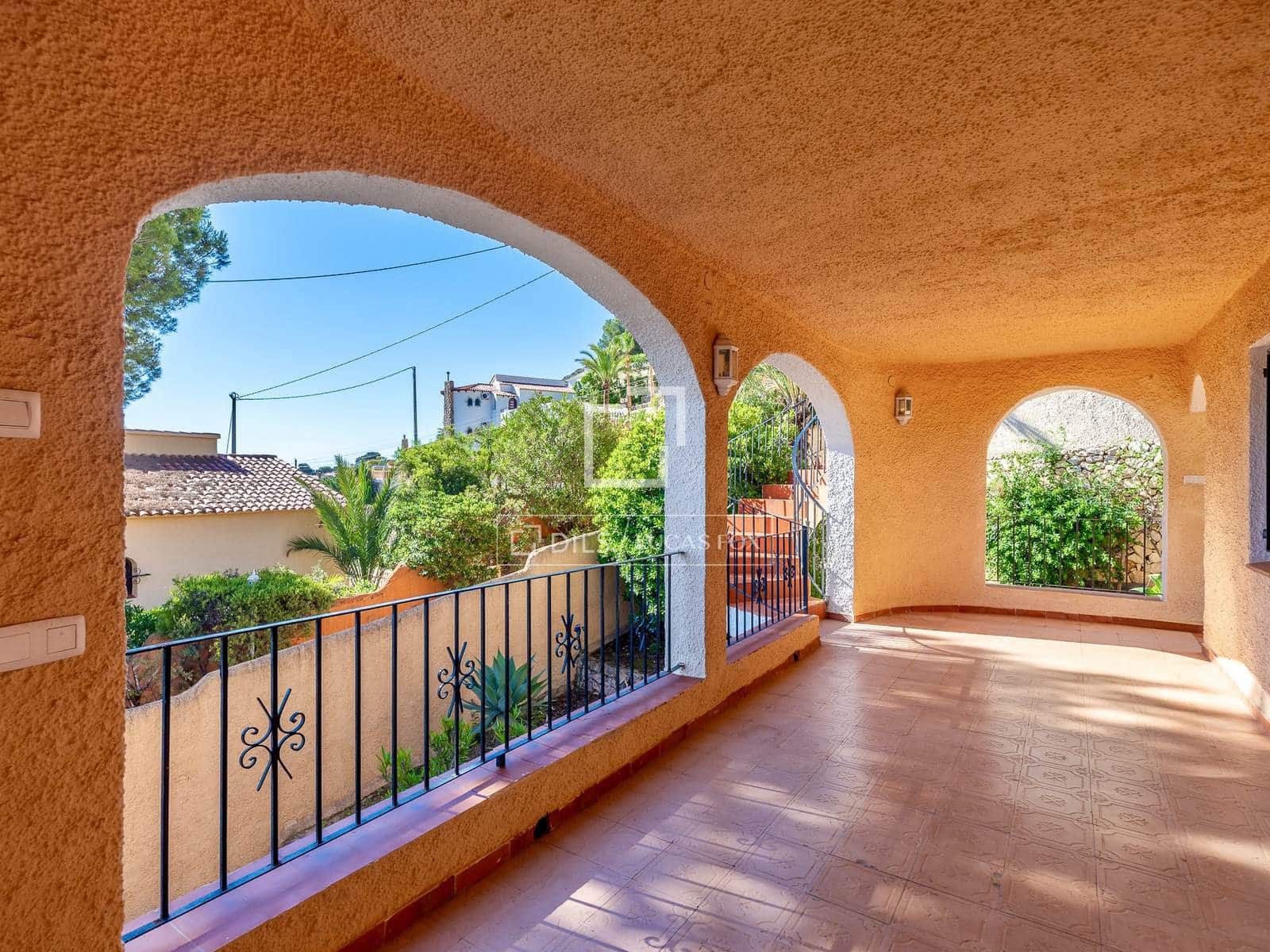 4 quarto Moradia para venda em Calpe / Calp com piscina garagem - 445 000 € (Ref: 9844547)