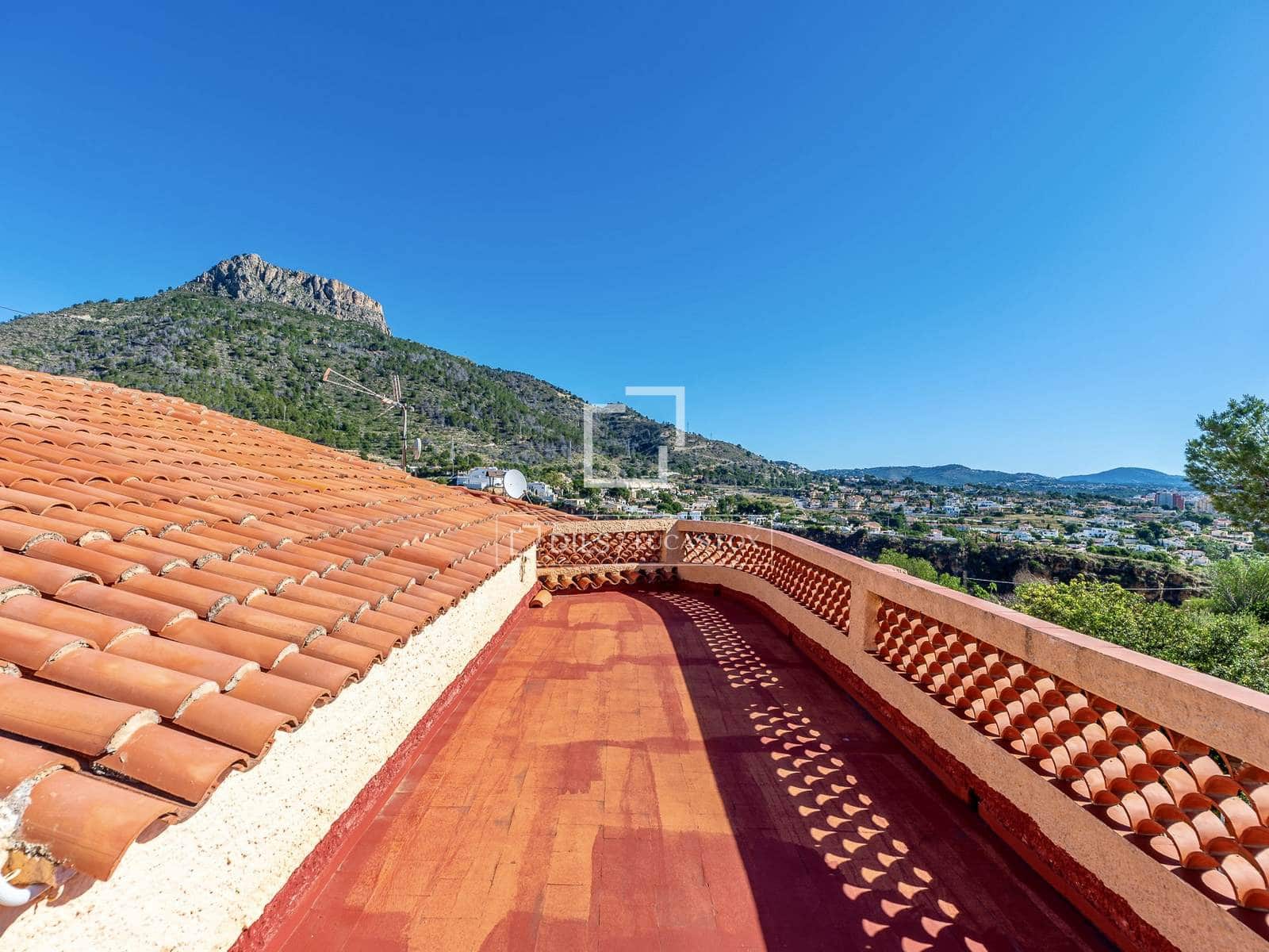 4 quarto Moradia para venda em Calpe / Calp com piscina garagem - 445 000 € (Ref: 9844547)