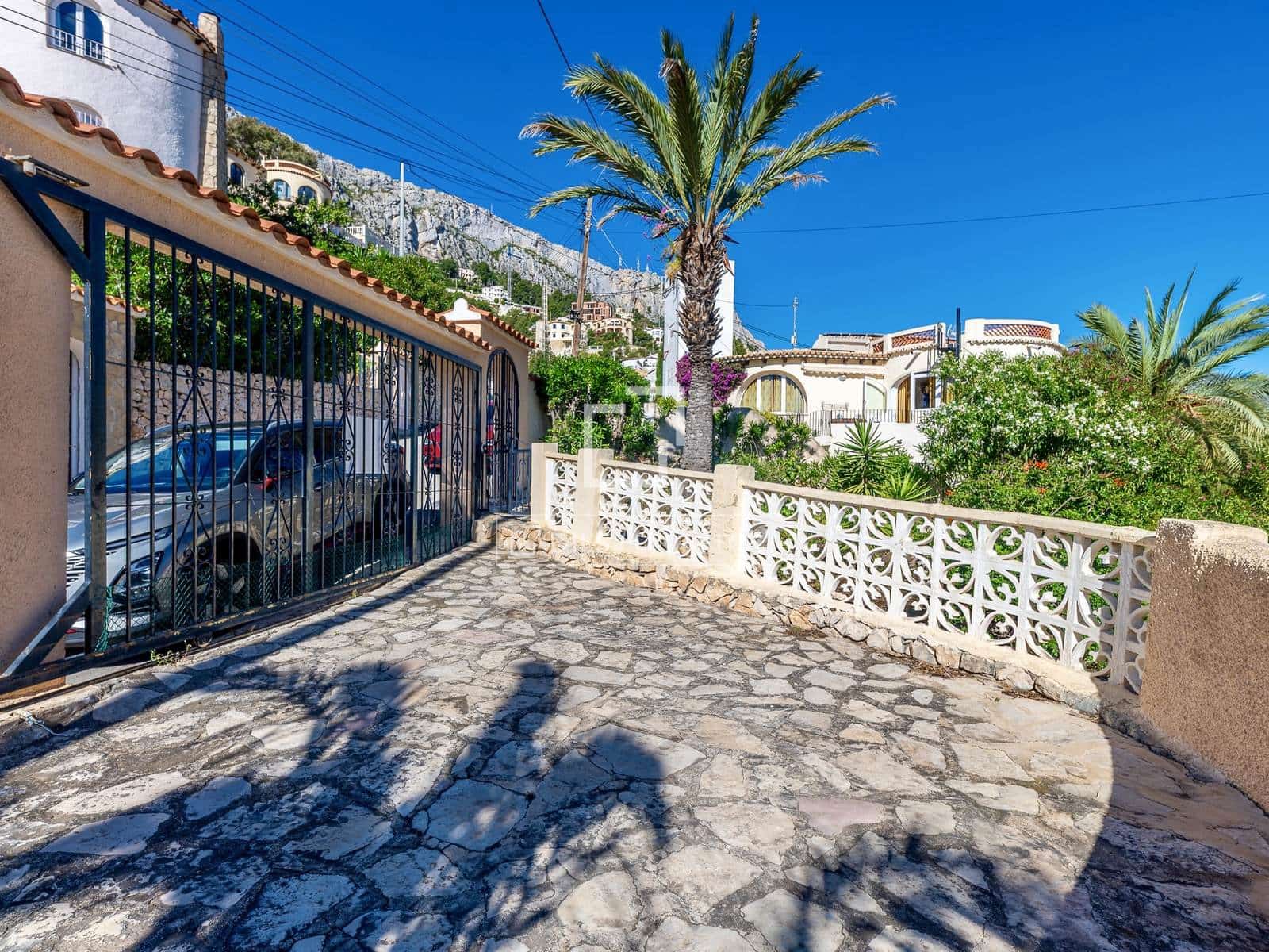 4 quarto Moradia para venda em Calpe / Calp com piscina garagem - 445 000 € (Ref: 9844547)