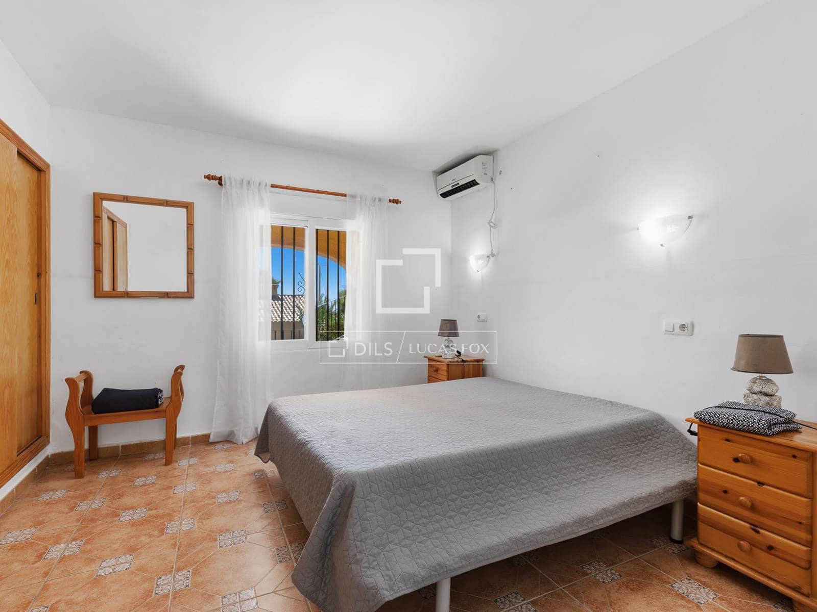 4 quarto Moradia para venda em Calpe / Calp com piscina garagem - 445 000 € (Ref: 9844547)