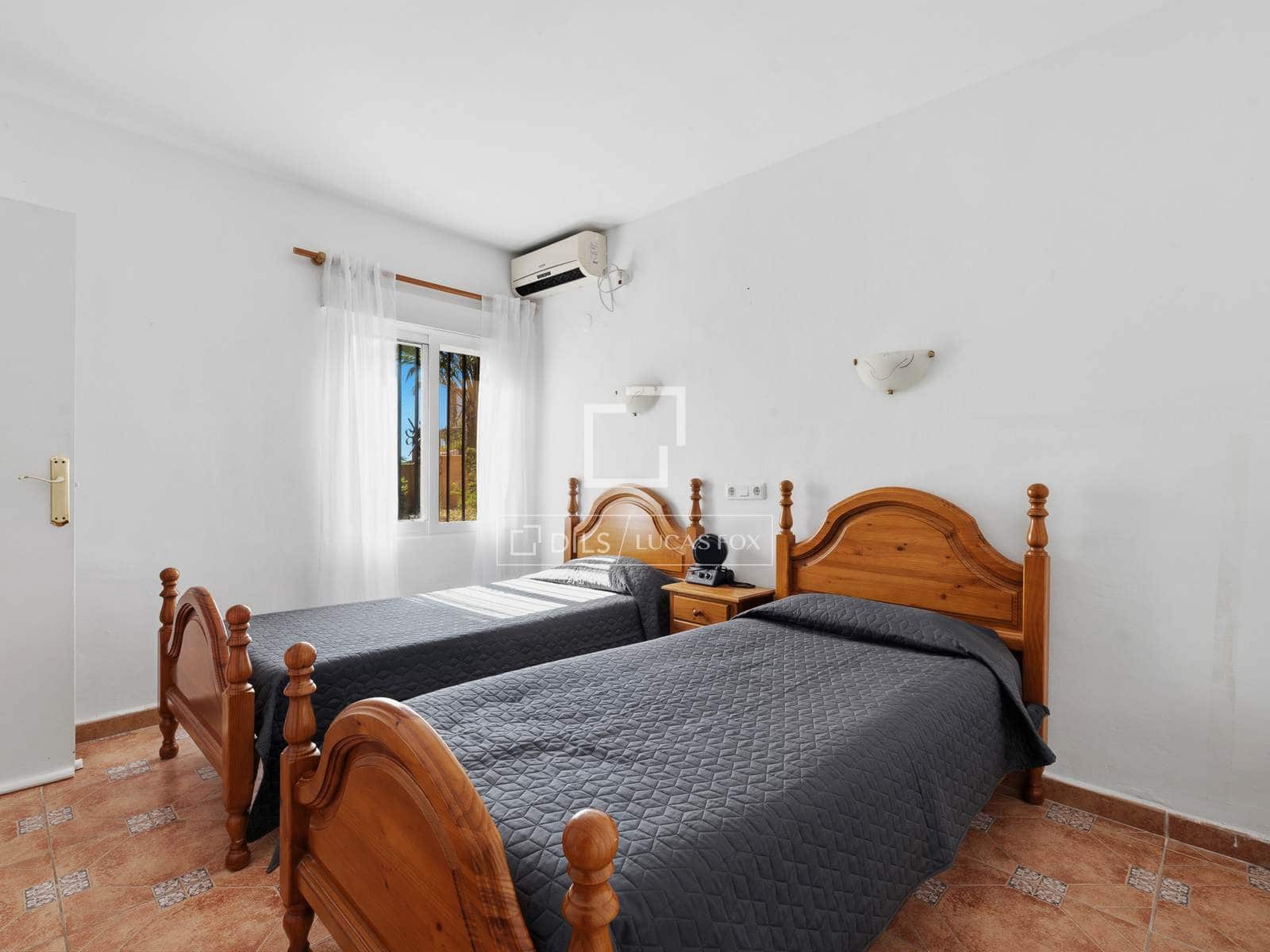 4 quarto Moradia para venda em Calpe / Calp com piscina garagem - 445 000 € (Ref: 9844547)