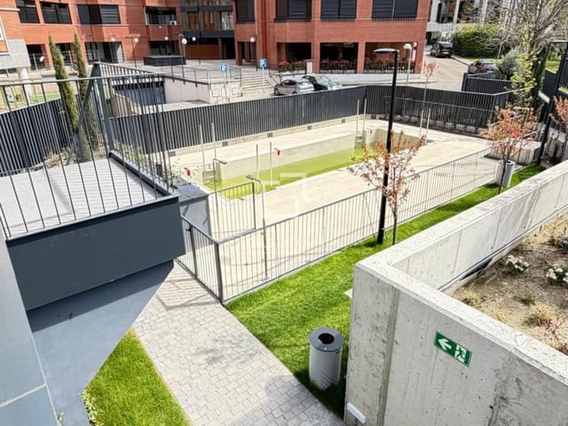 2 soveværelse Lejlighed til leje i Madrid by - € 2.250 (Ref: 9847556)