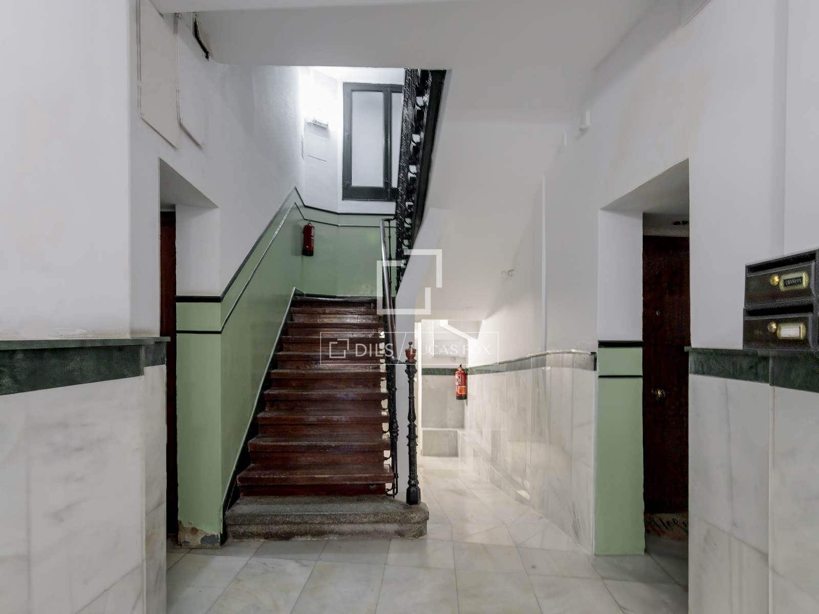 2 quarto Apartamento para arrendar em Madrid cidade - 3 900 € (Ref: 9847834)