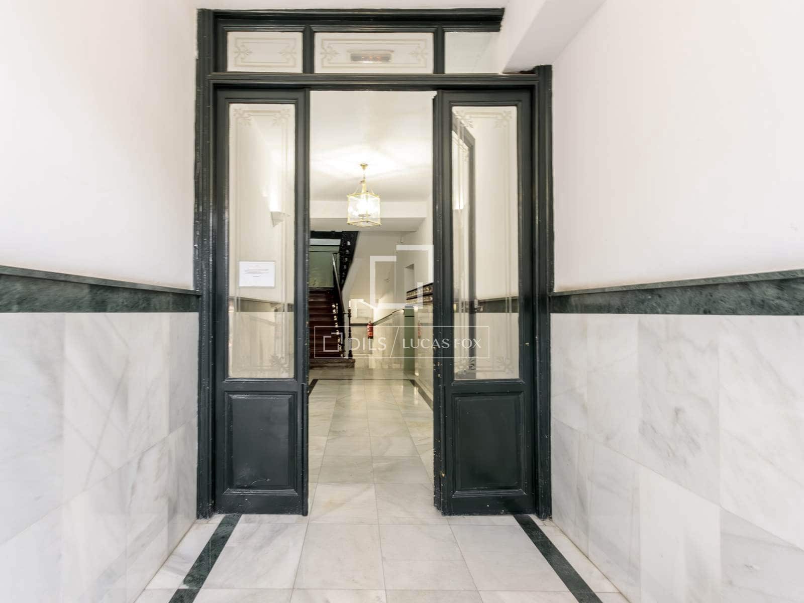 2 quarto Apartamento para arrendar em Madrid cidade - 3 900 € (Ref: 9847834)