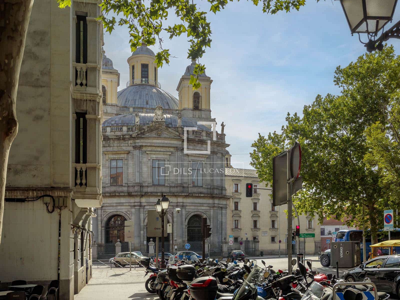 2 quarto Apartamento para arrendar em Madrid cidade - 3 900 € (Ref: 9847834)