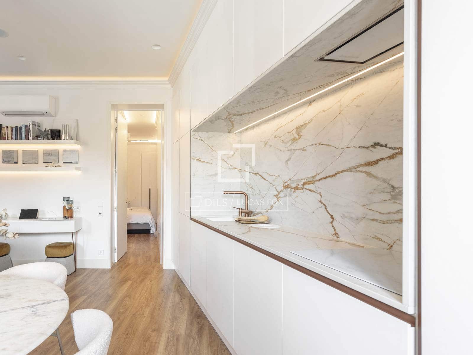 2 quarto Apartamento para arrendar em Madrid cidade - 3 900 € (Ref: 9847834)