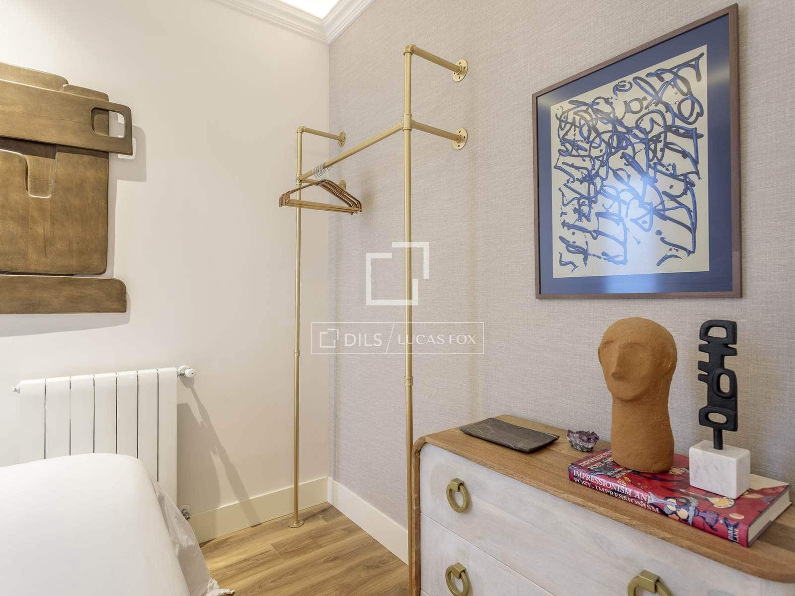 2 quarto Apartamento para arrendar em Madrid cidade - 3 900 € (Ref: 9847834)