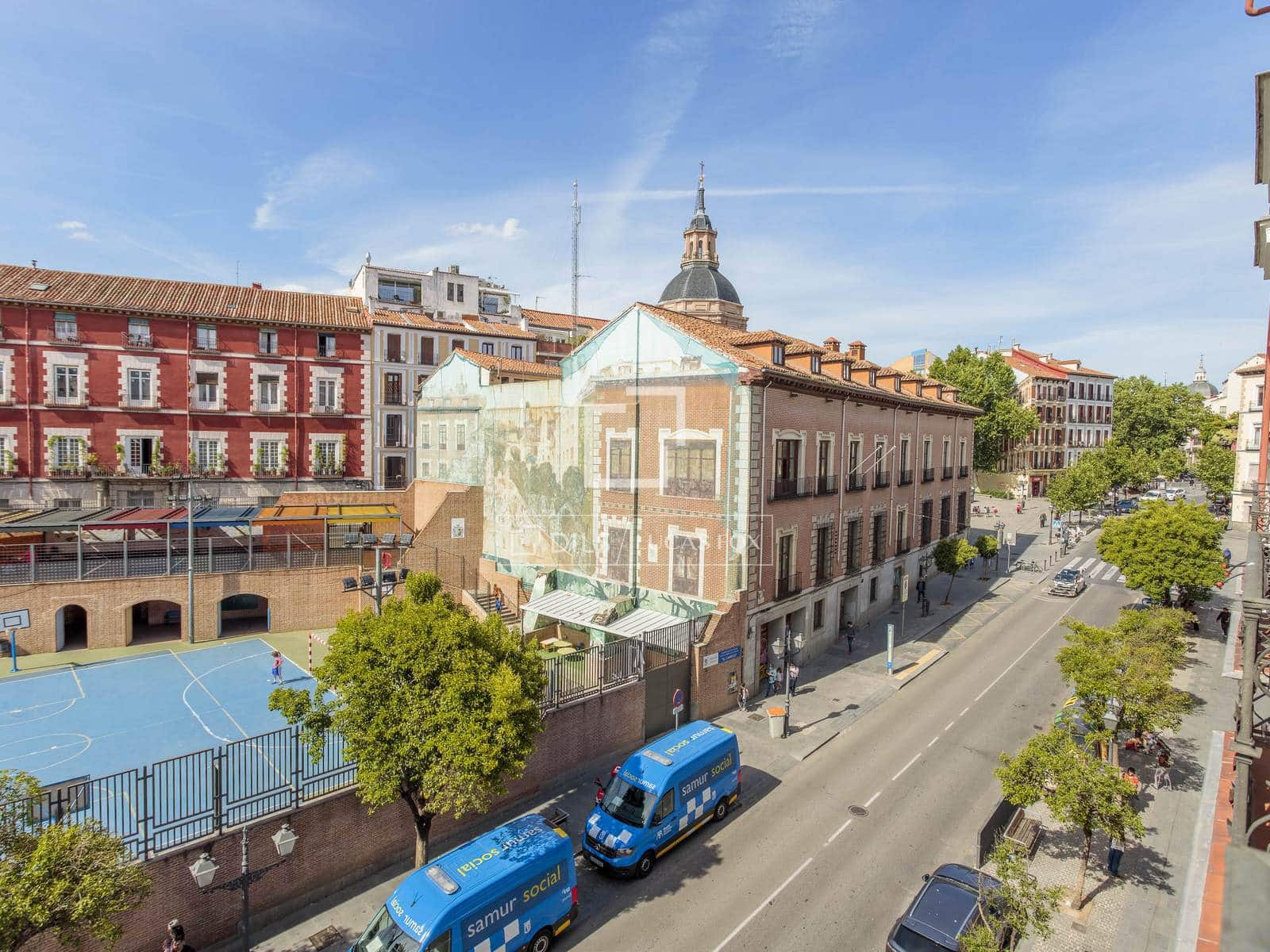 2 quarto Apartamento para arrendar em Madrid cidade - 3 900 € (Ref: 9847834)