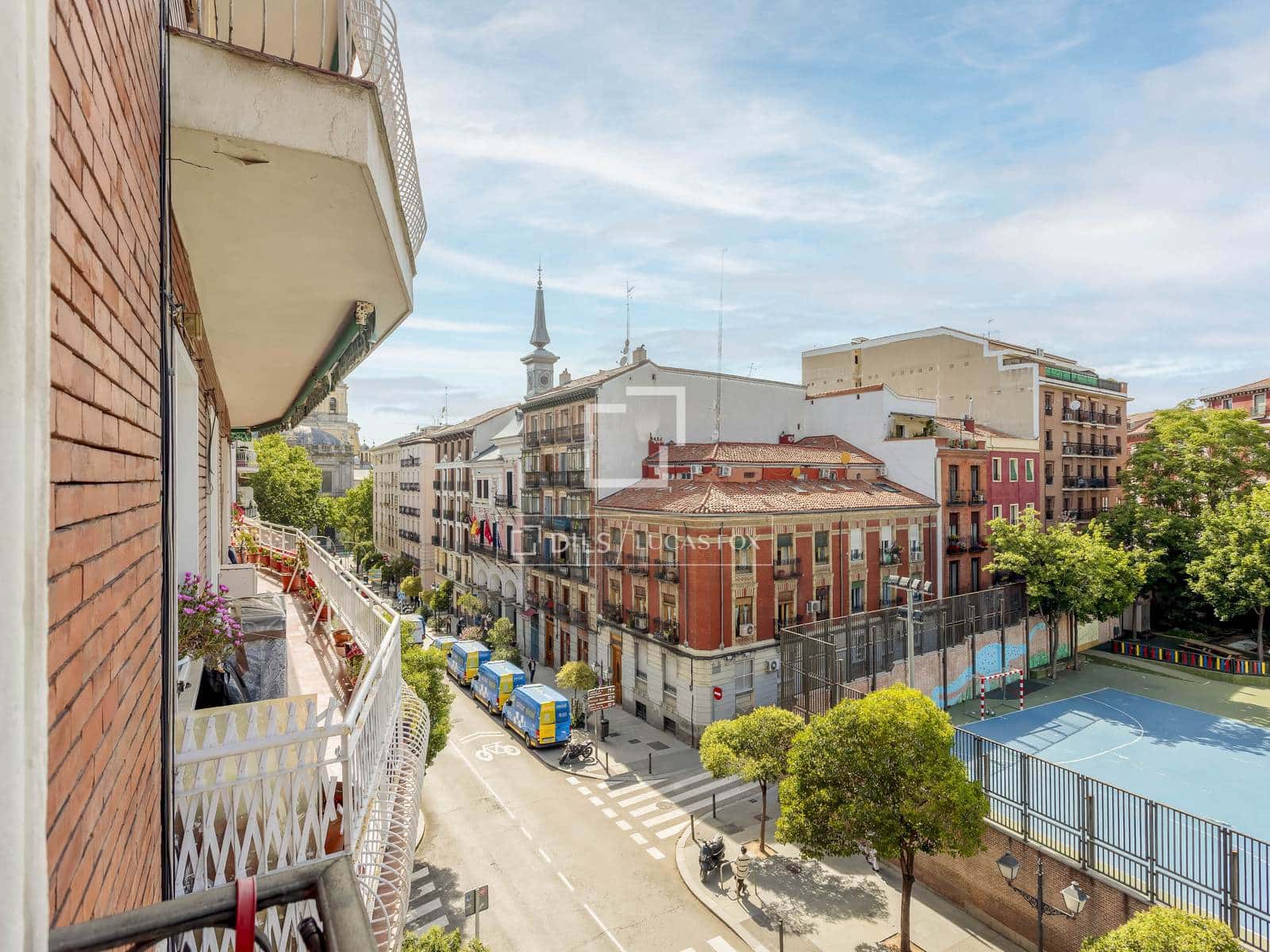 2 quarto Apartamento para arrendar em Madrid cidade - 3 900 € (Ref: 9847834)