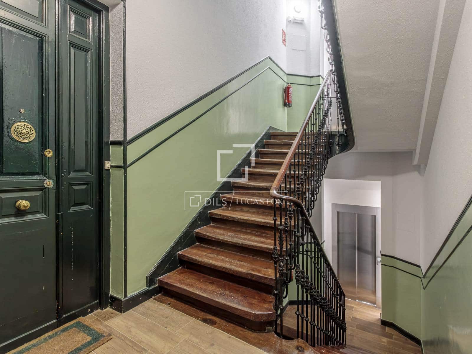2 quarto Apartamento para arrendar em Madrid cidade - 3 900 € (Ref: 9847834)
