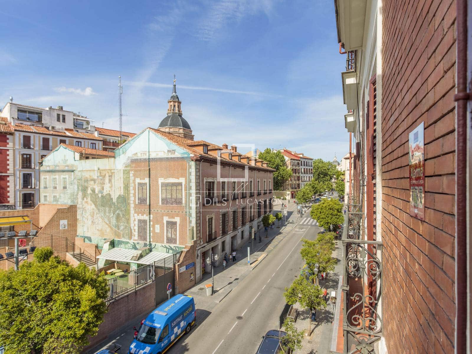 2 quarto Apartamento para arrendar em Madrid cidade - 3 900 € (Ref: 9847834)