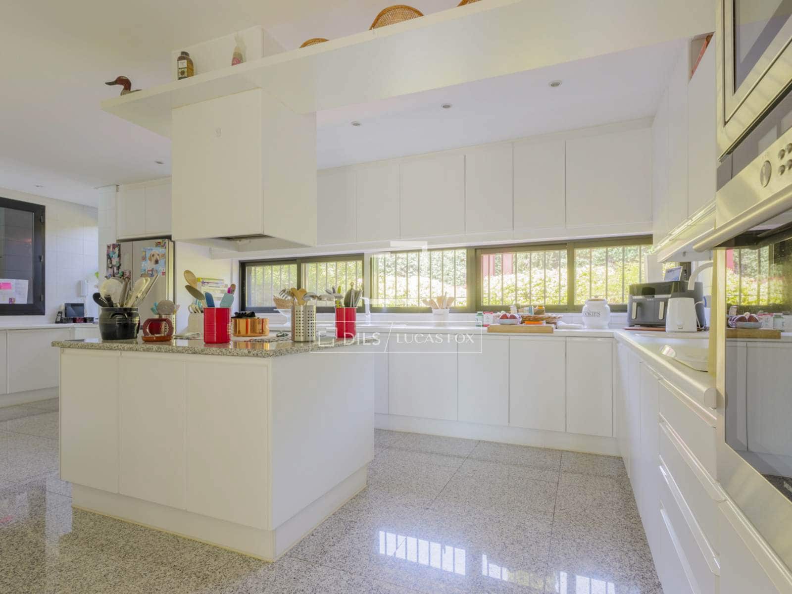 Chalet de 4 habitaciones en Pozuelo de Alarcón en venta con piscina garaje - 3.500.000 € (Ref: 9847838)