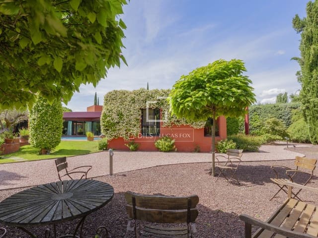 Chalet de 4 habitaciones en Pozuelo de Alarcón en venta con piscina garaje - 3.500.000 € (Ref: 9847838)