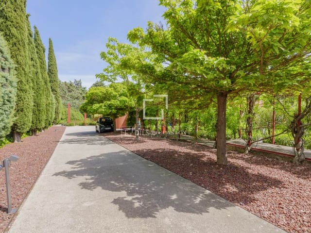 Chalet de 4 habitaciones en Pozuelo de Alarcón en venta con piscina garaje - 3.500.000 € (Ref: 9847838)