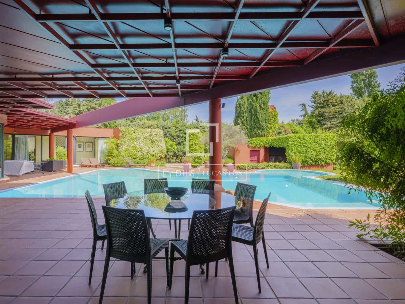 Chalet de 4 habitaciones en Pozuelo de Alarcón en venta con piscina garaje - 3.500.000 € (Ref: 9847838)