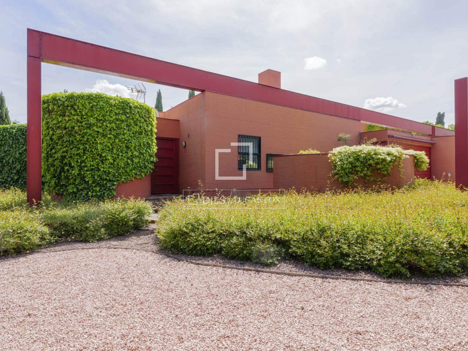 Chalet de 4 habitaciones en Pozuelo de Alarcón en venta con piscina garaje - 3.500.000 € (Ref: 9847838)