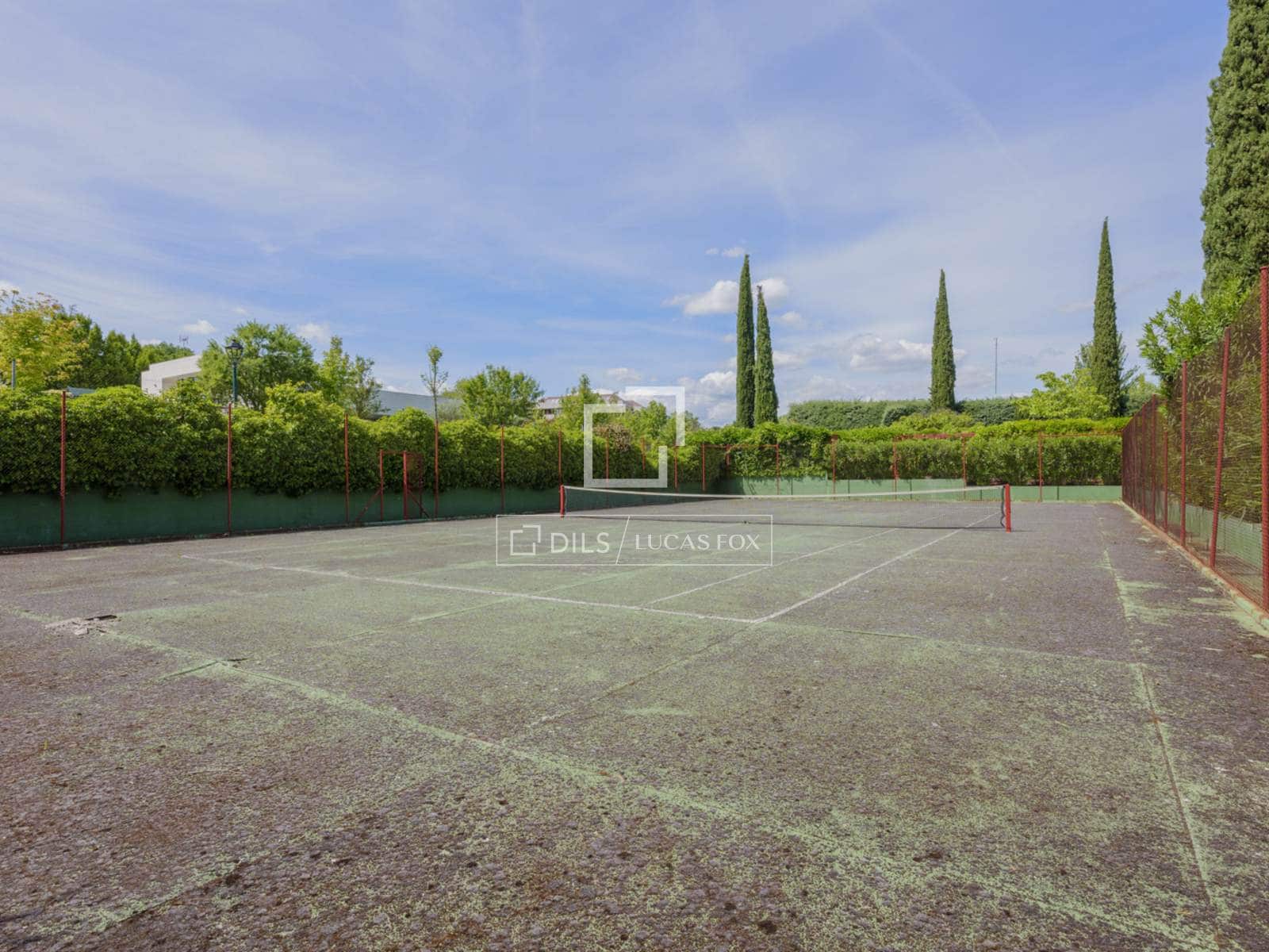 Chalet de 4 habitaciones en Pozuelo de Alarcón en venta con piscina garaje - 3.500.000 € (Ref: 9847838)