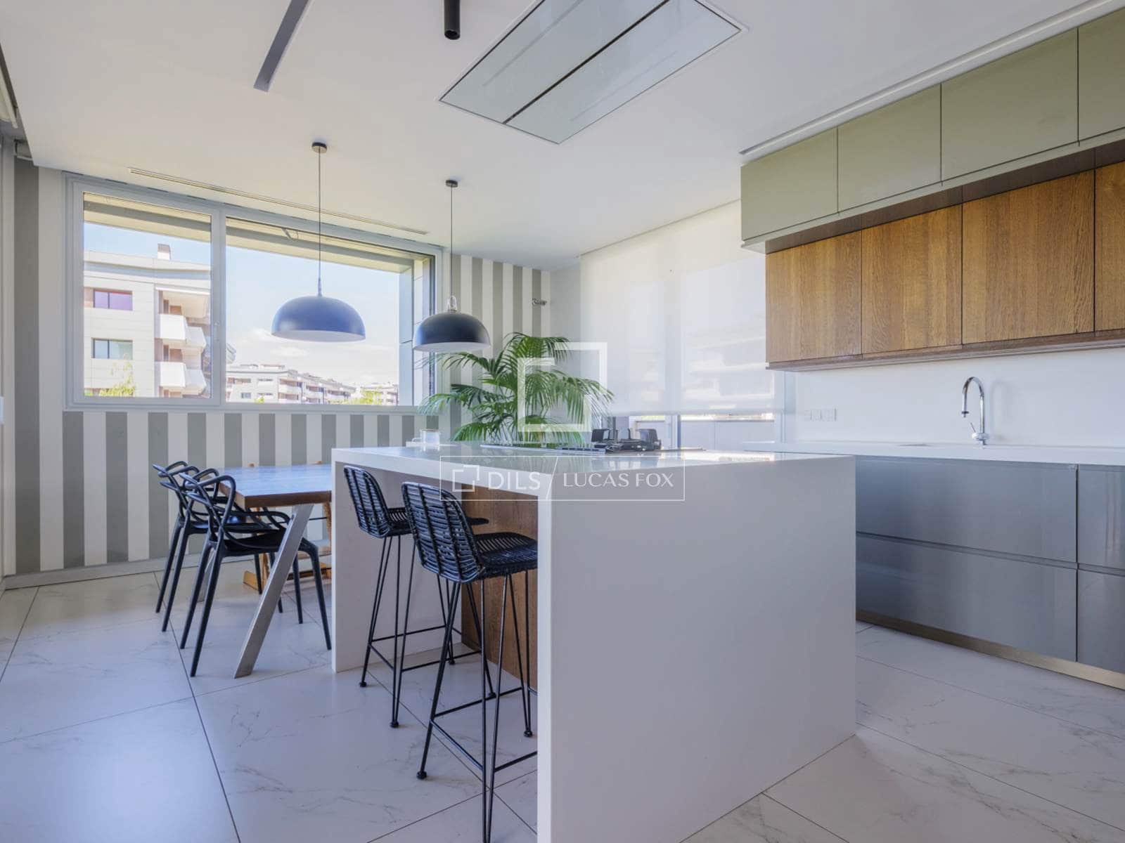 5 soveværelse Lejlighed til leje i Pozuelo de Alarcon med swimmingpool garage - € 12.800 (Ref: 9847839)