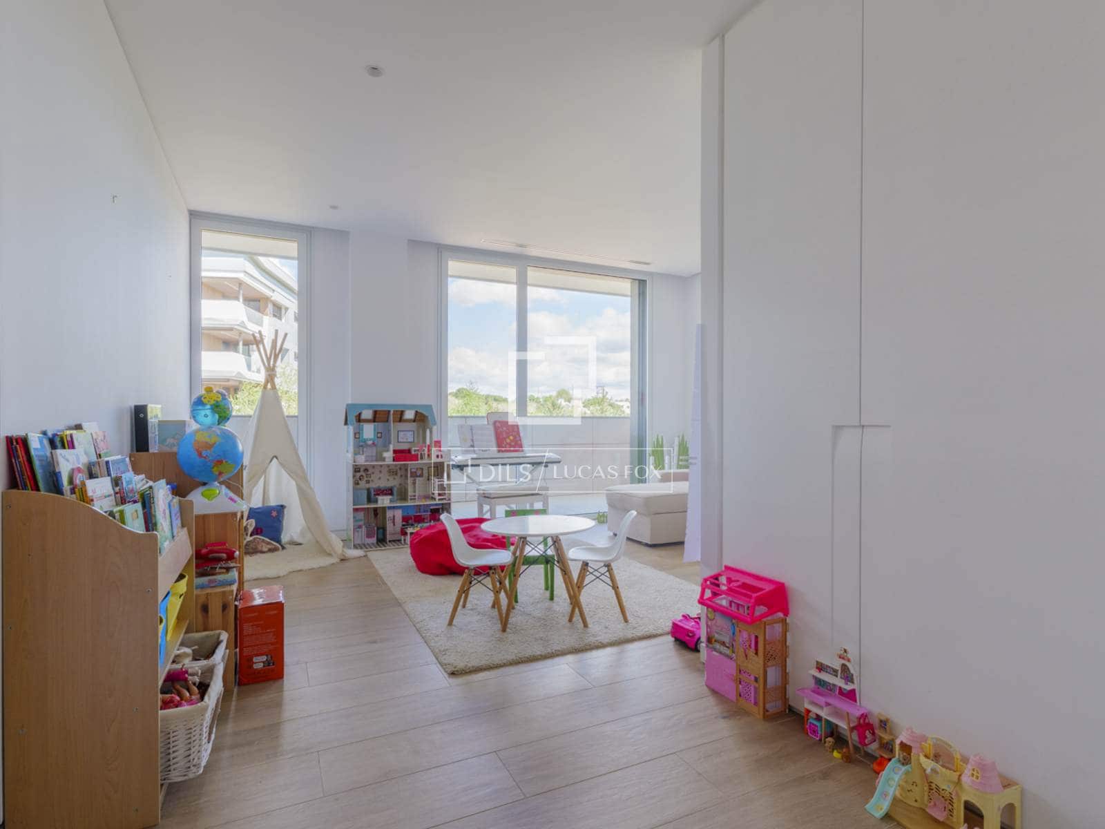 5 soveværelse Lejlighed til leje i Pozuelo de Alarcon med swimmingpool garage - € 12.800 (Ref: 9847839)