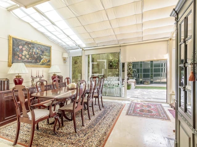 Chalet de 6 habitaciones en Madrid ciudad en venta con piscina garaje - 2.950.000 € (Ref: 9848394)