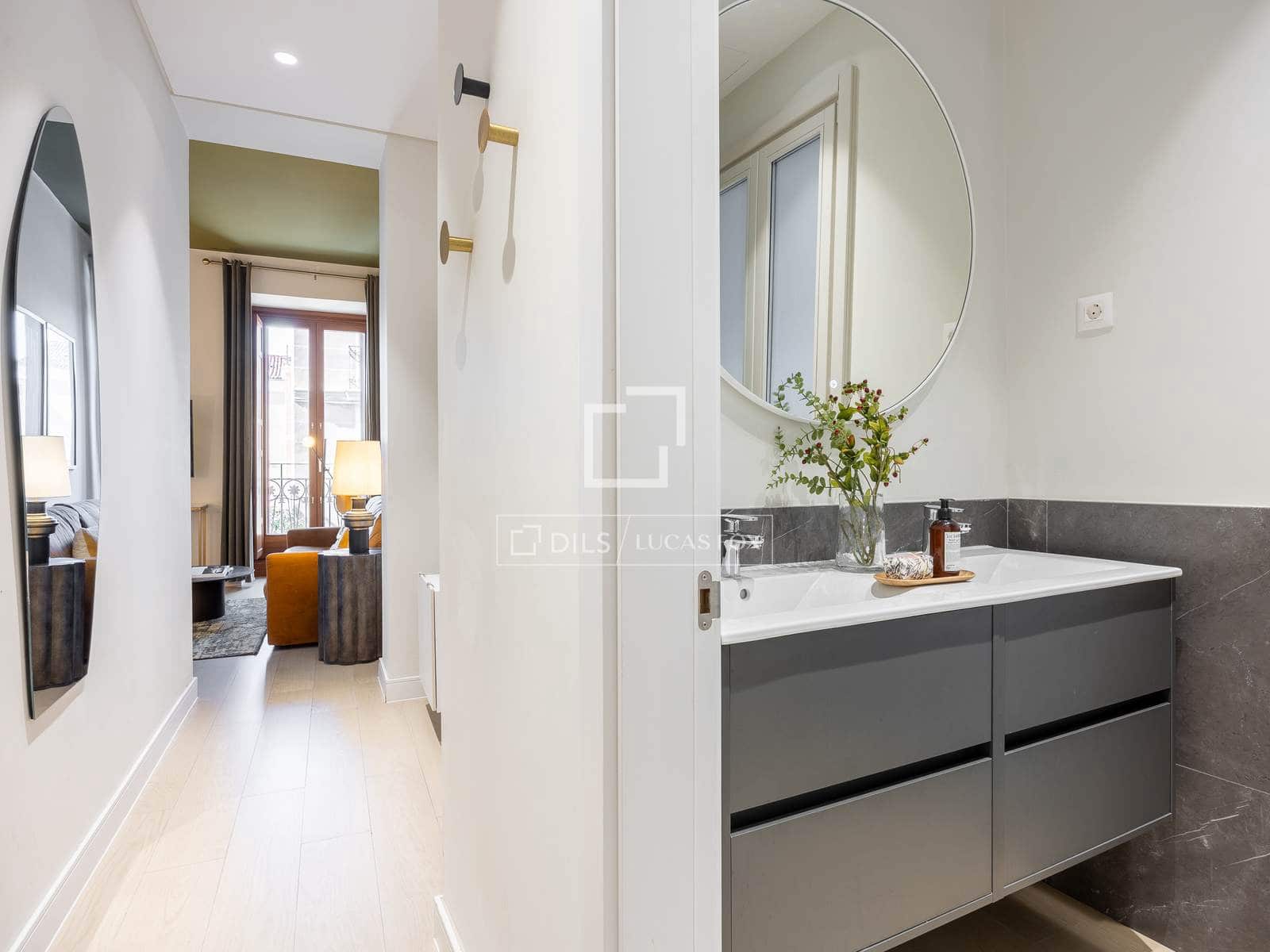 2 soveværelse Lejlighed til leje i Madrid by - € 3.300 (Ref: 9848395)