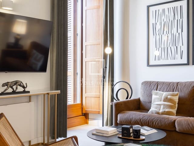 2 soveværelse Lejlighed til leje i Madrid by - € 3.300 (Ref: 9848395)