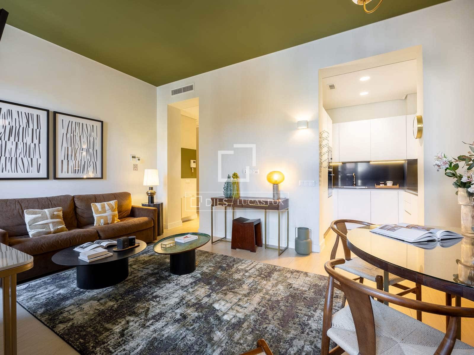2 soveværelse Lejlighed til leje i Madrid by - € 3.300 (Ref: 9848395)