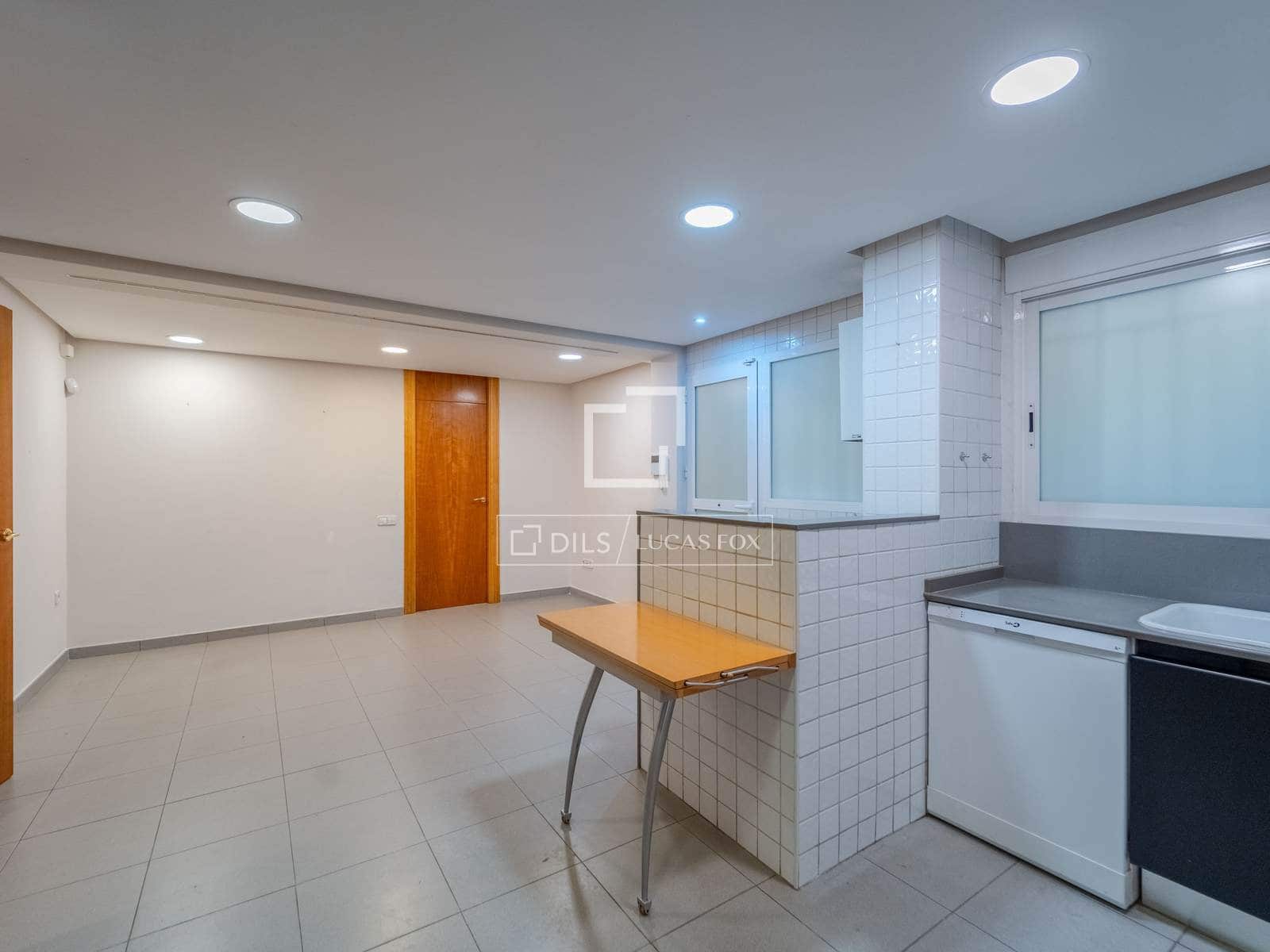 3 bedroom Apartment for rent in Valencia city - € 2,900 (Ref: 9848397)