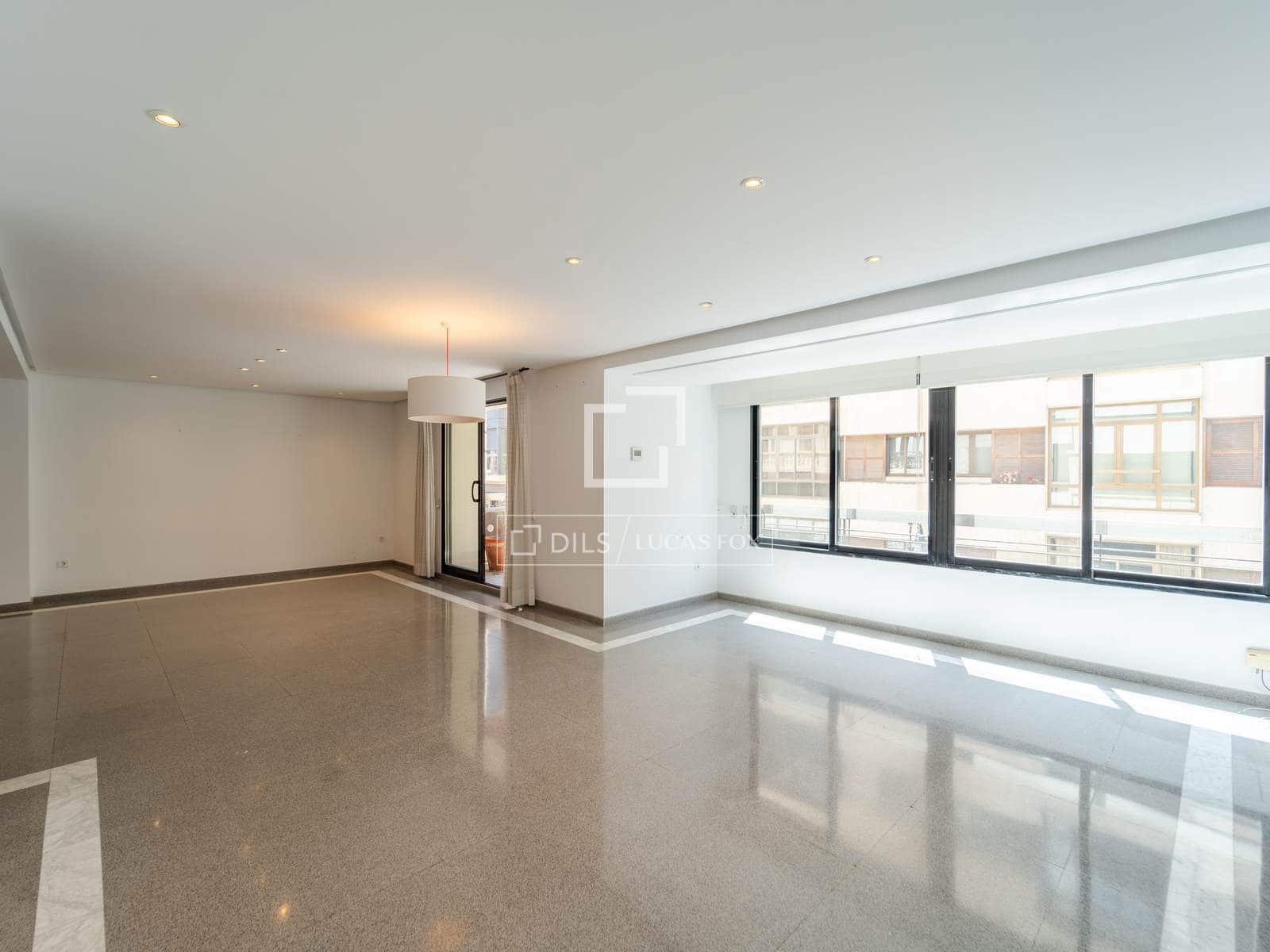 3 bedroom Apartment for rent in Valencia city - € 2,900 (Ref: 9848397)