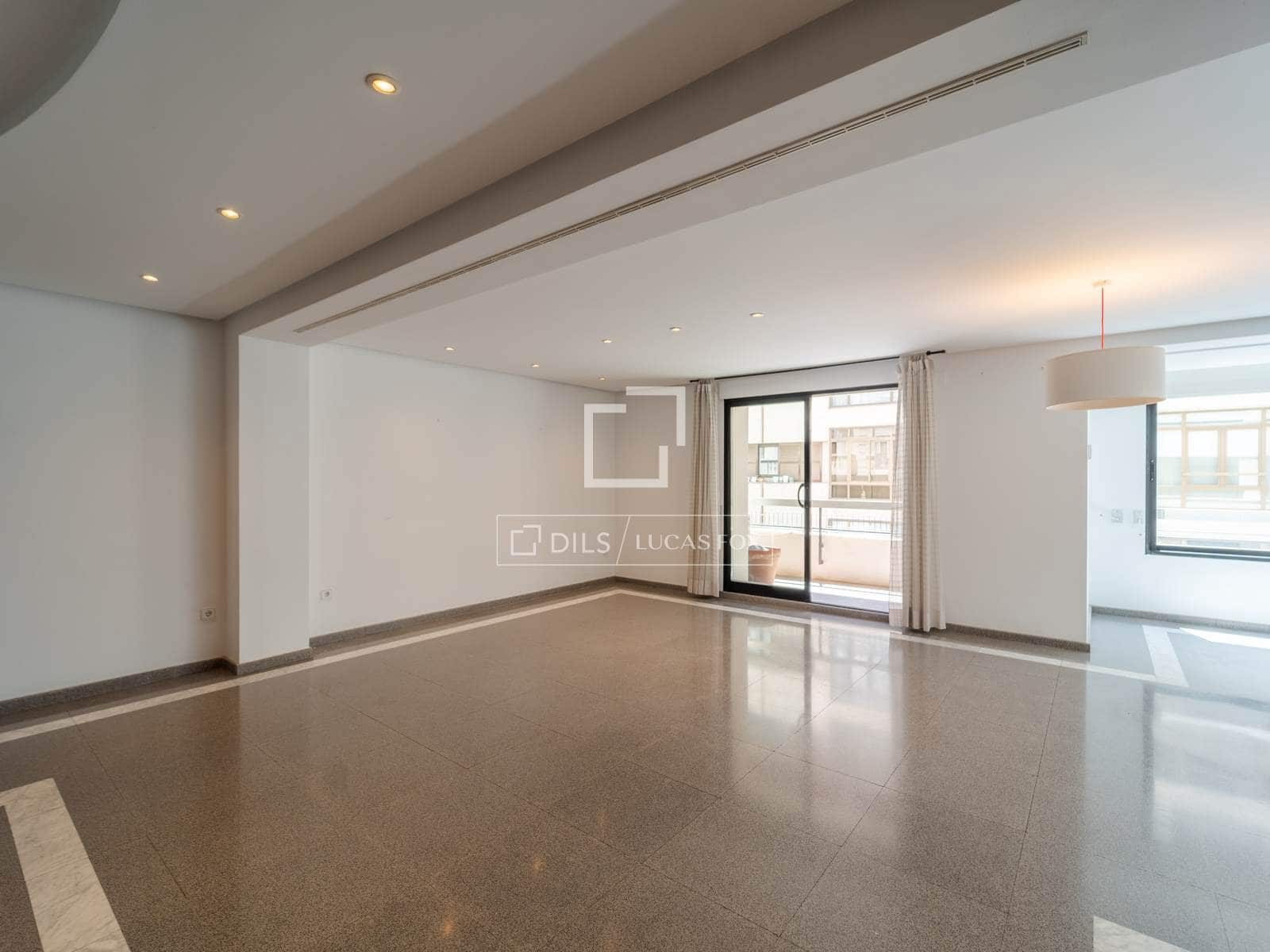 3 bedroom Apartment for rent in Valencia city - € 2,900 (Ref: 9848397)