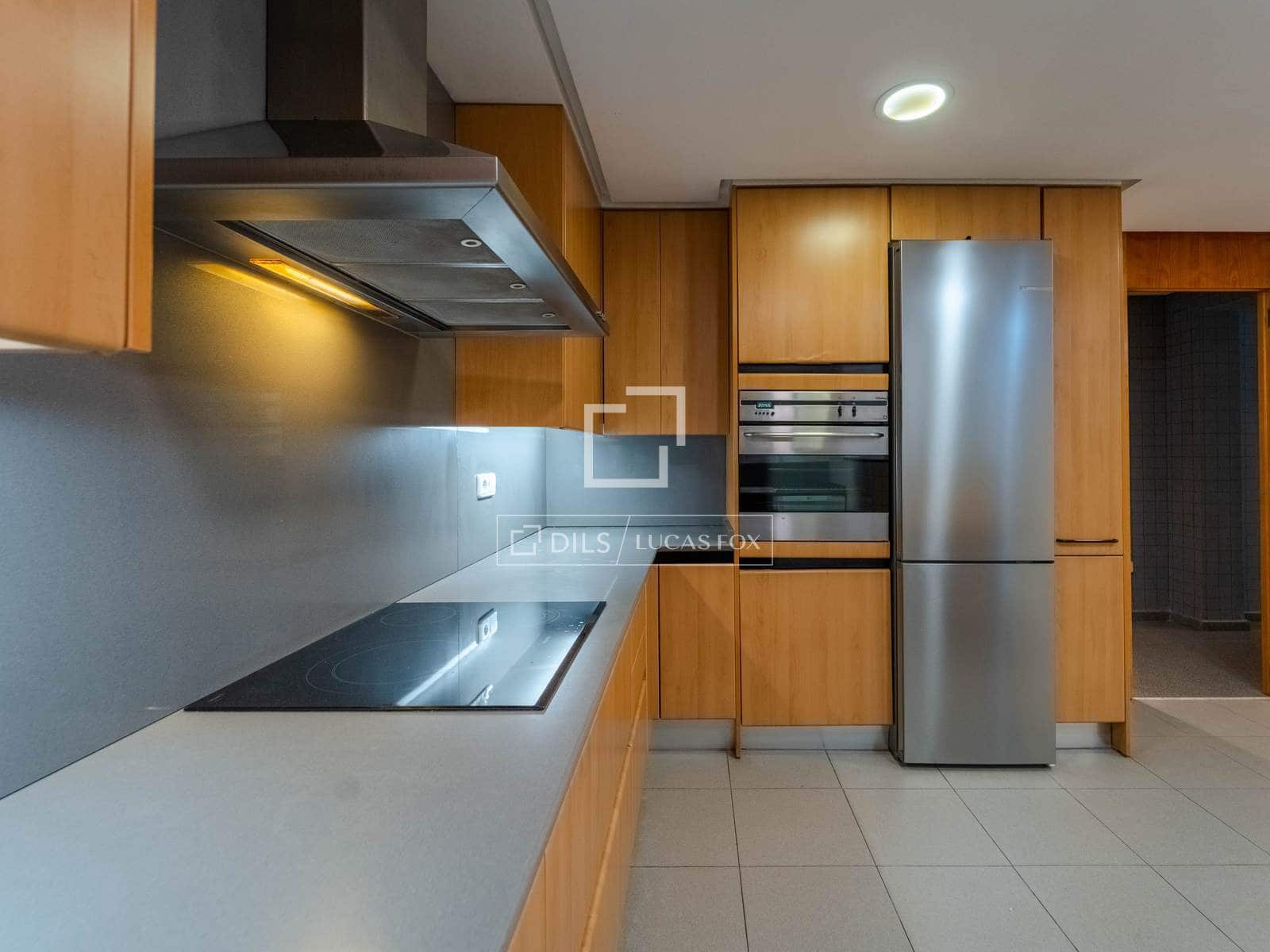 3 bedroom Apartment for rent in Valencia city - € 2,900 (Ref: 9848397)