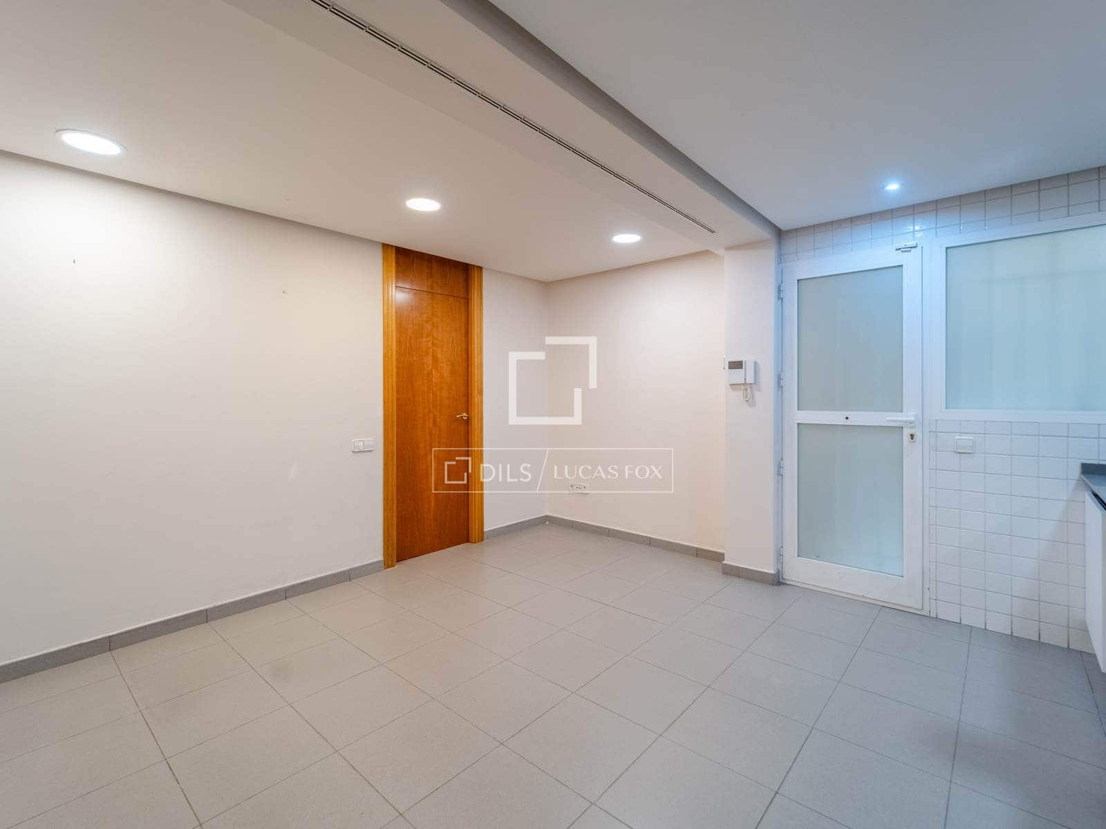 3 bedroom Apartment for rent in Valencia city - € 2,900 (Ref: 9848397)
