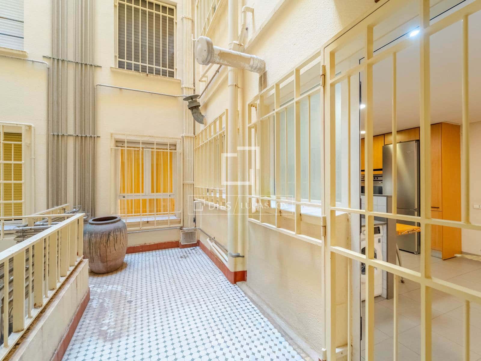 3 bedroom Apartment for rent in Valencia city - € 2,900 (Ref: 9848397)