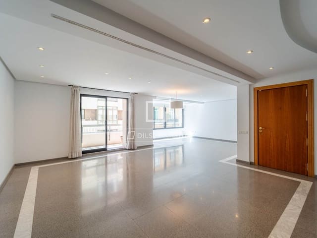 3 bedroom Apartment for rent in Valencia city - € 2,900 (Ref: 9848397)