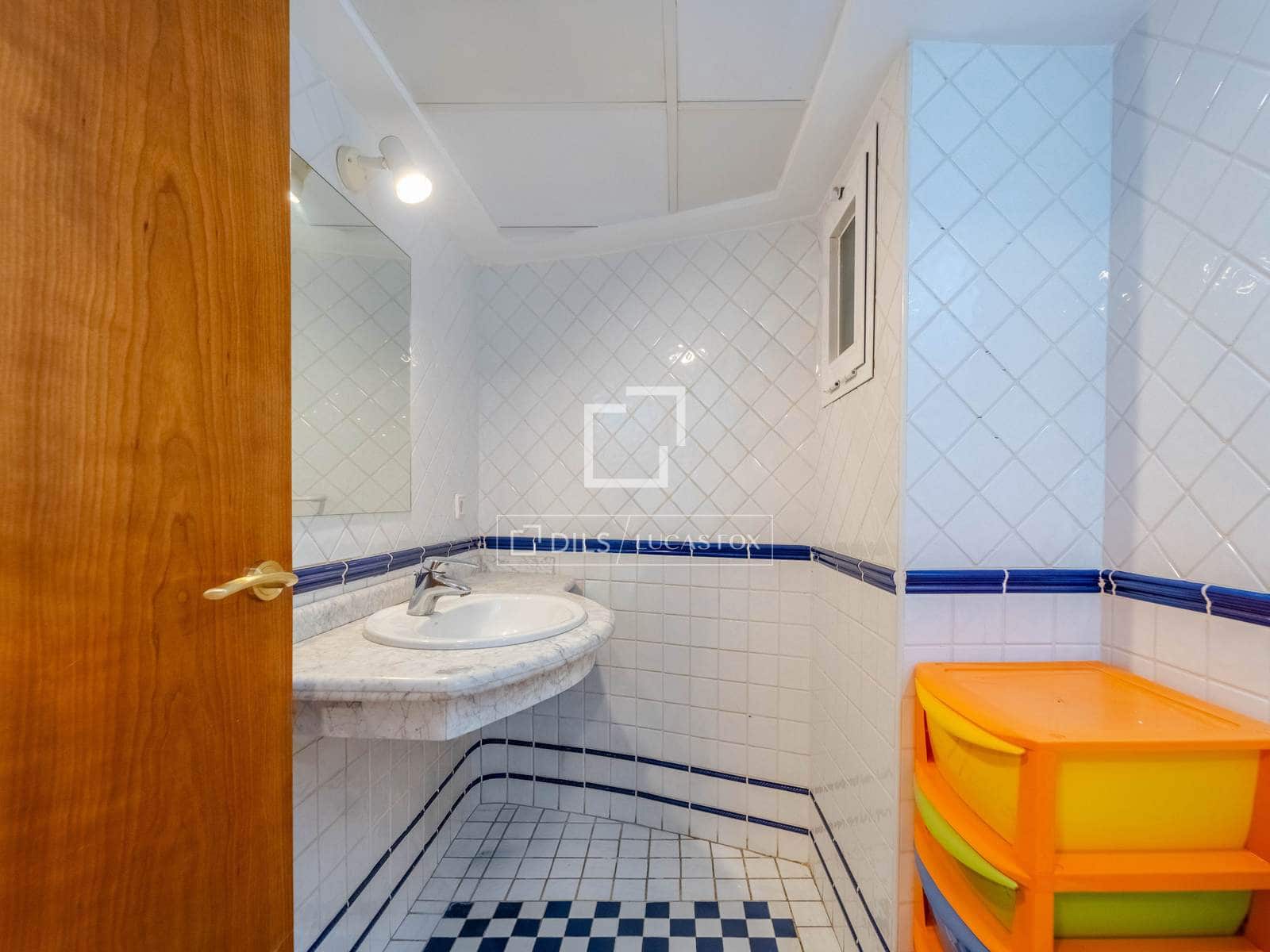 3 bedroom Apartment for rent in Valencia city - € 2,900 (Ref: 9848397)