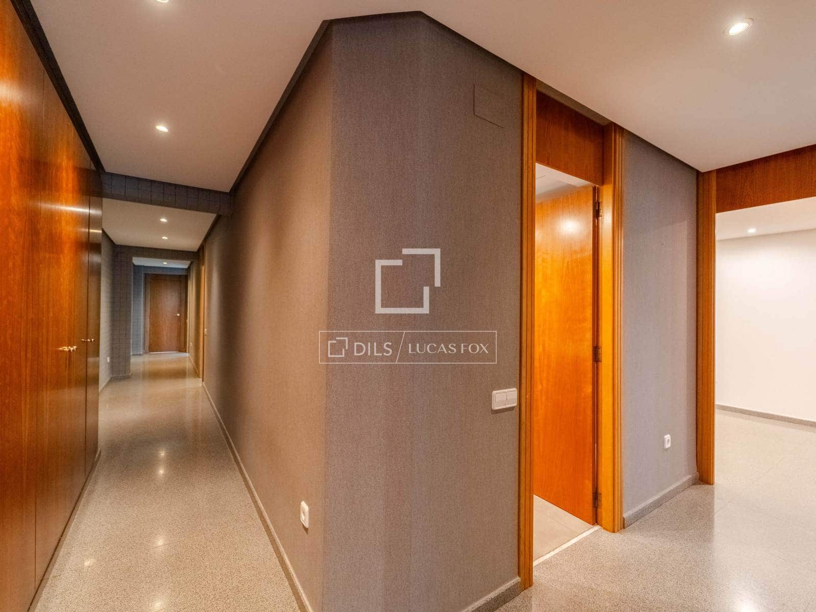3 bedroom Apartment for rent in Valencia city - € 2,900 (Ref: 9848397)