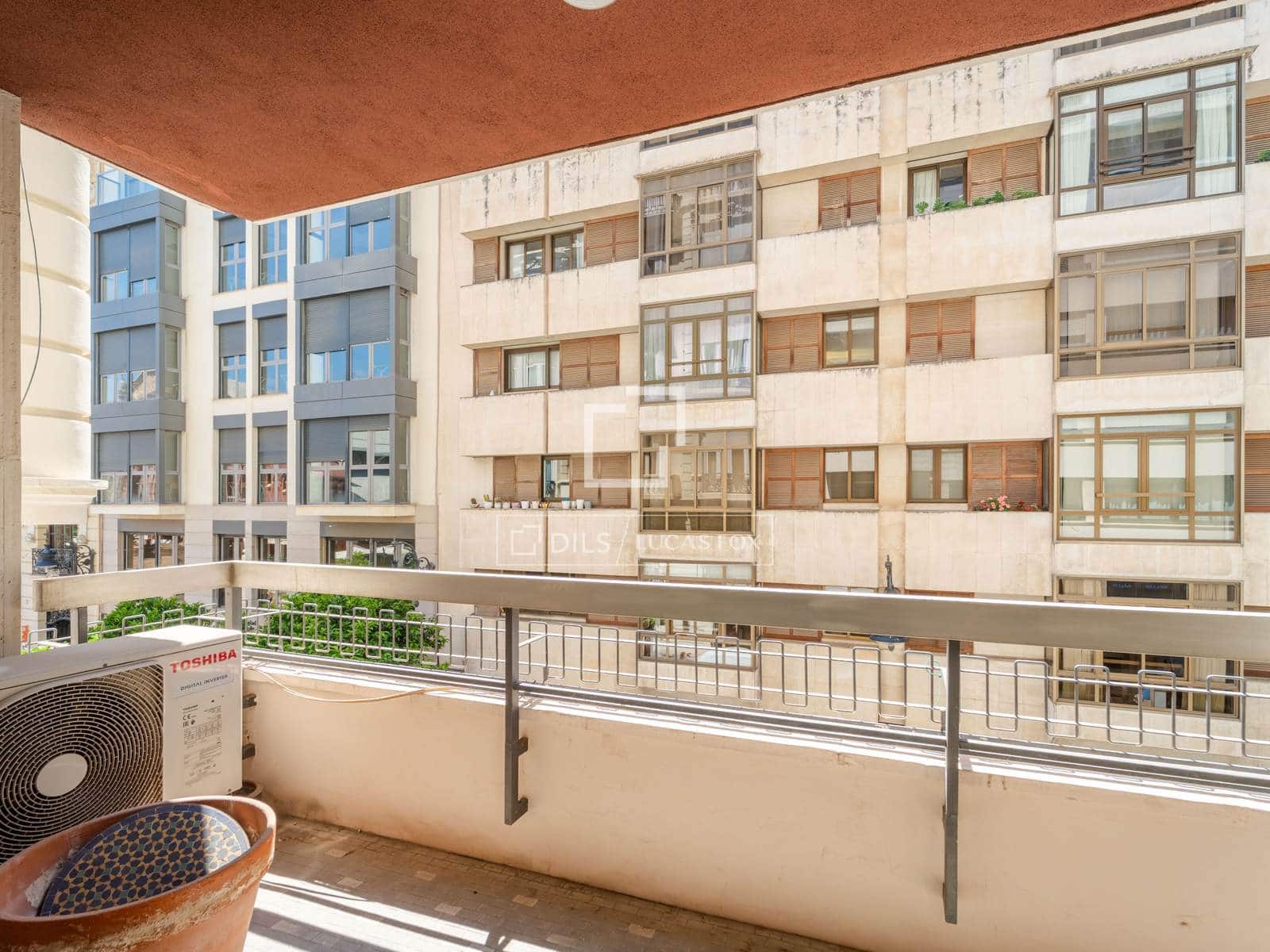 3 bedroom Apartment for rent in Valencia city - € 2,900 (Ref: 9848397)