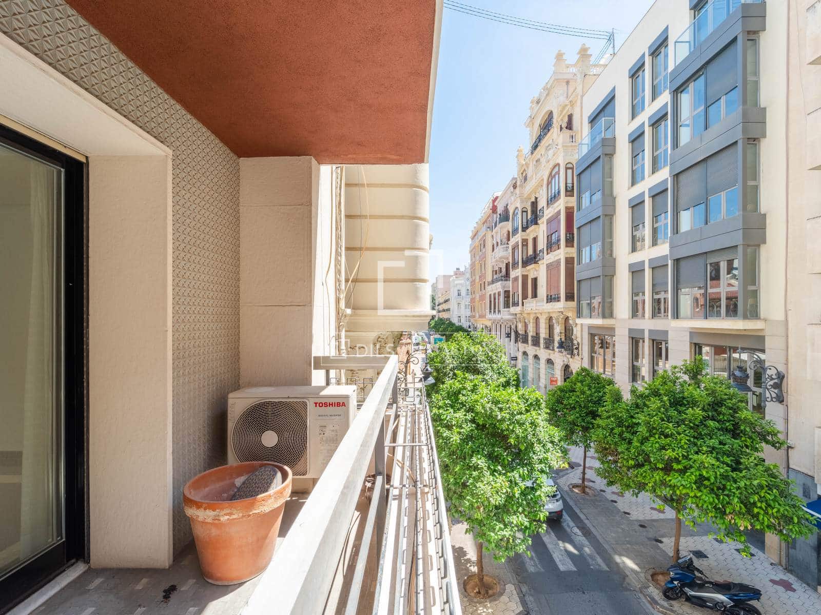 3 bedroom Apartment for rent in Valencia city - € 2,900 (Ref: 9848397)