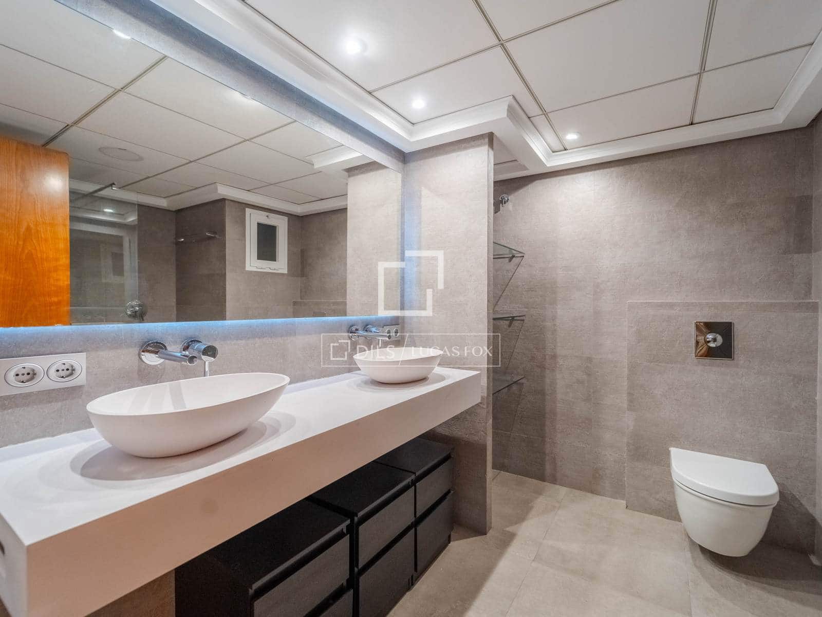 3 bedroom Apartment for rent in Valencia city - € 2,900 (Ref: 9848397)