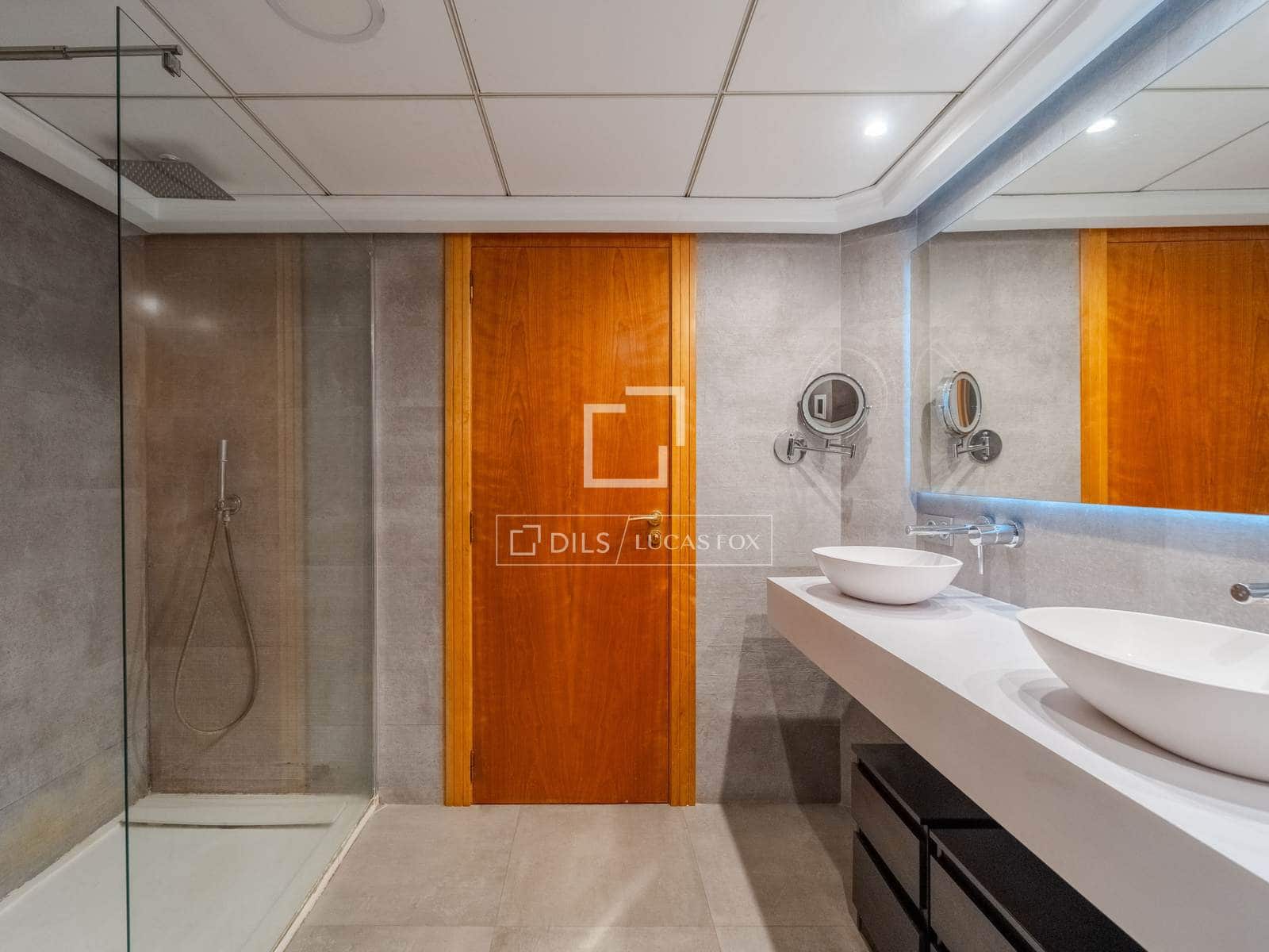3 bedroom Apartment for rent in Valencia city - € 2,900 (Ref: 9848397)