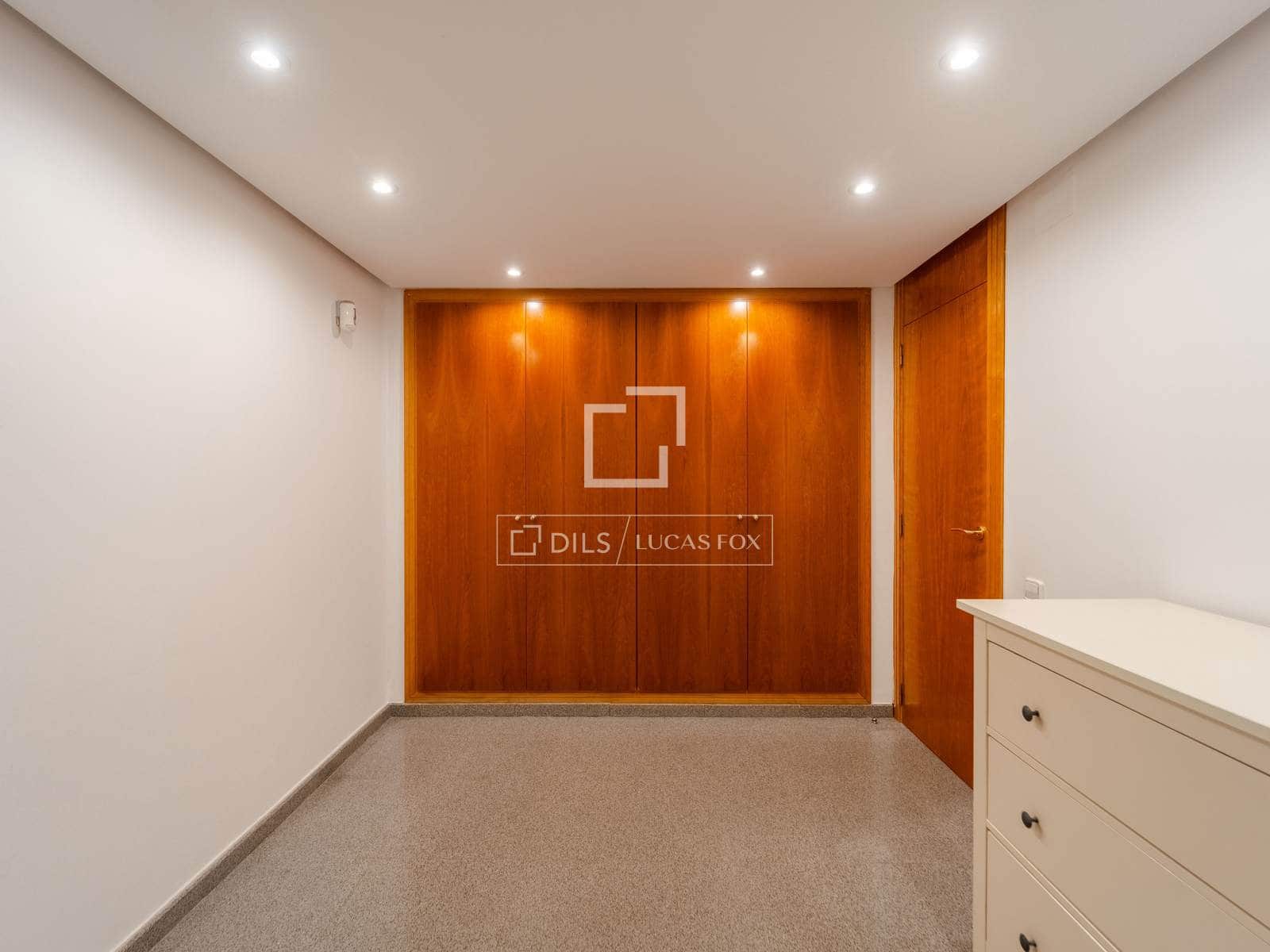 3 bedroom Apartment for rent in Valencia city - € 2,900 (Ref: 9848397)