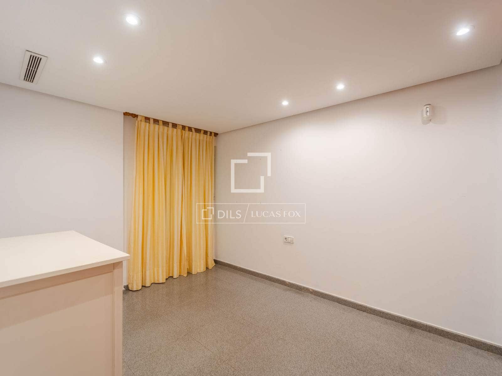 3 bedroom Apartment for rent in Valencia city - € 2,900 (Ref: 9848397)