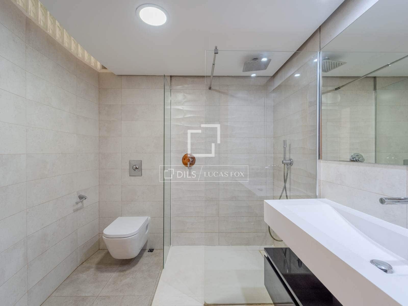 3 bedroom Apartment for rent in Valencia city - € 2,900 (Ref: 9848397)