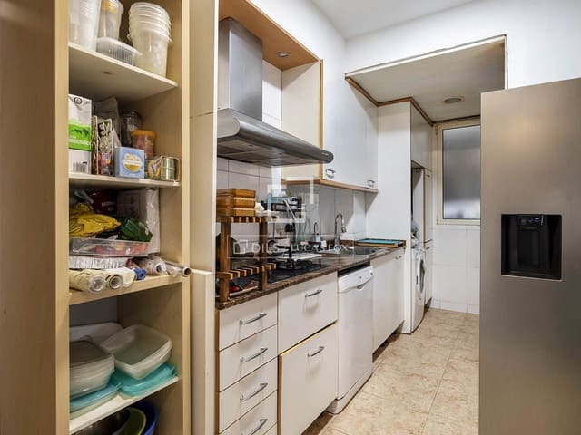 4 Zimmer Apartment zu verkaufen in Barcelona Stadt mit Garage - 580.000 € (Ref: 9848398)