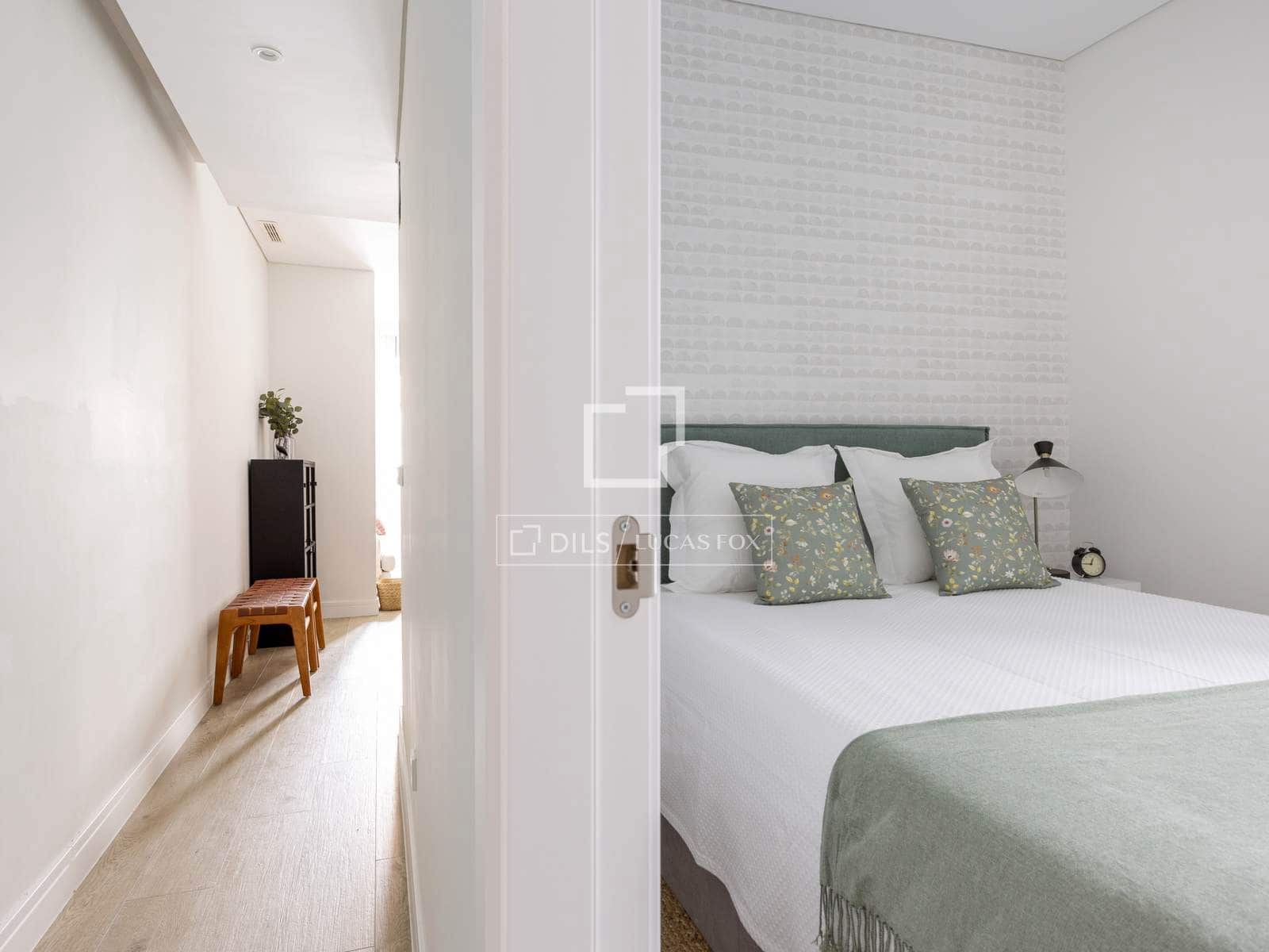 2 slaapkamer Appartement te huur in Madrid stad - € 3.400 (Ref: 9848400)