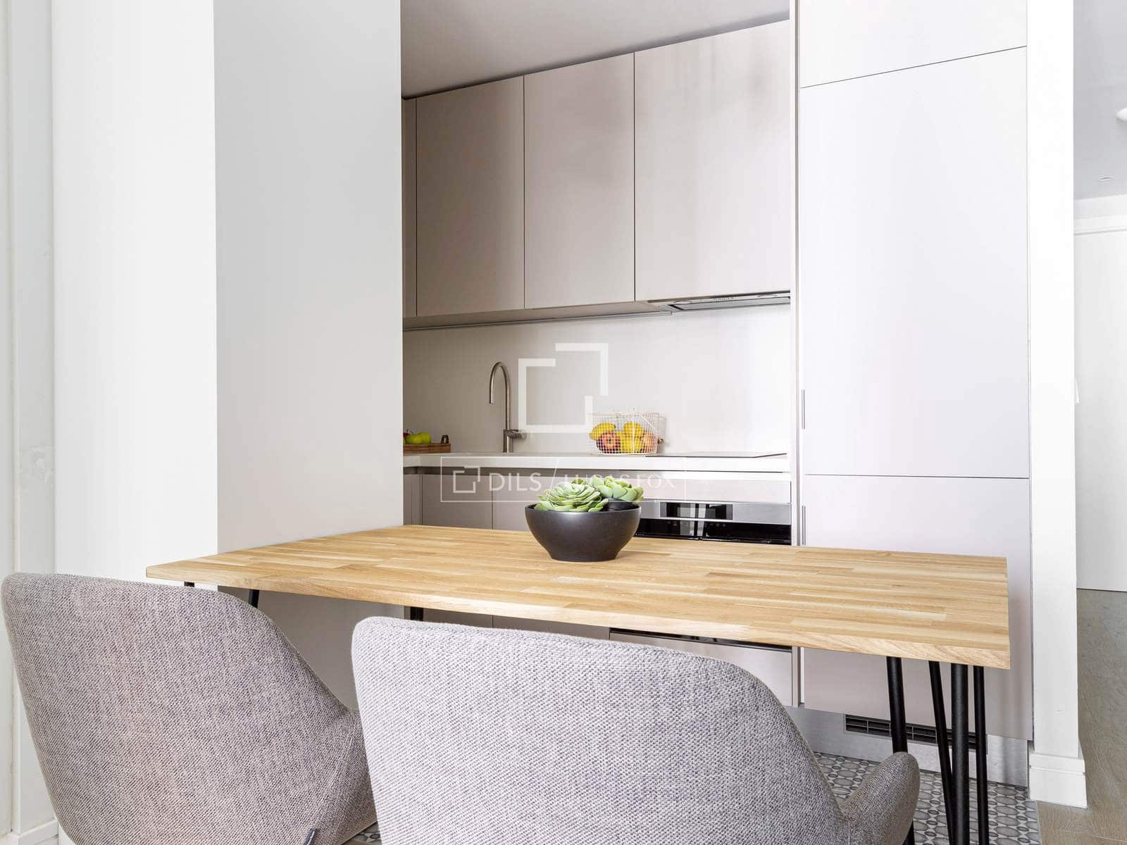 2 slaapkamer Appartement te huur in Madrid stad - € 3.400 (Ref: 9848400)